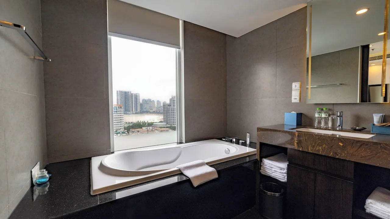Novotel Suites Hanoi